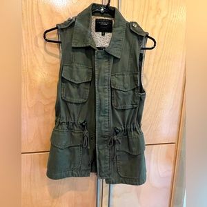 Sanctuary army green vest
